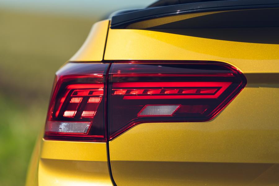 Детали экстерьера Volkswagen T-Roc Cabriolet R-Line 2020 года  (UK) (фото 9 из 40)